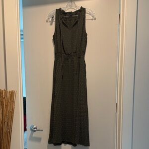 Chic Olive Sleeveless Midi Dress